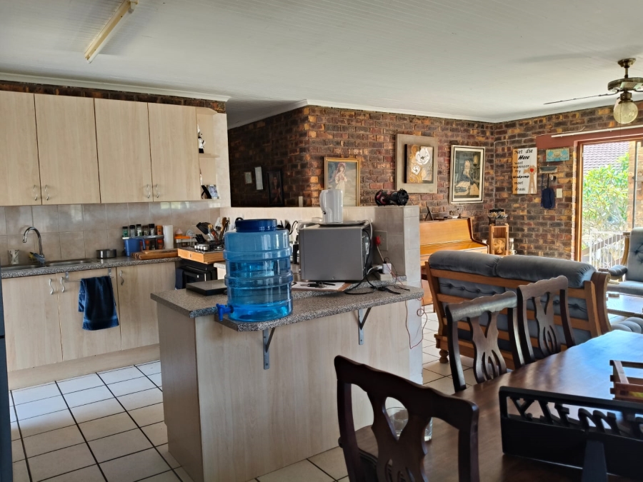 3 Bedroom Property for Sale in Wavecrest Eastern Cape